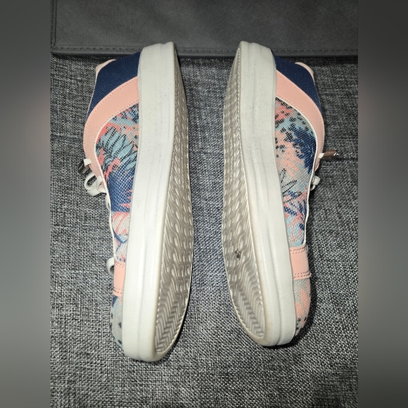 Hey Dudes Karina - Island - Size 9 - Picture 2 of 7